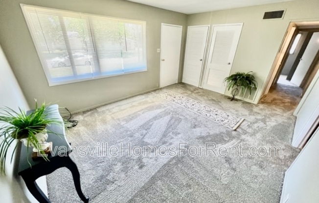 709 THORNBERRY DR
