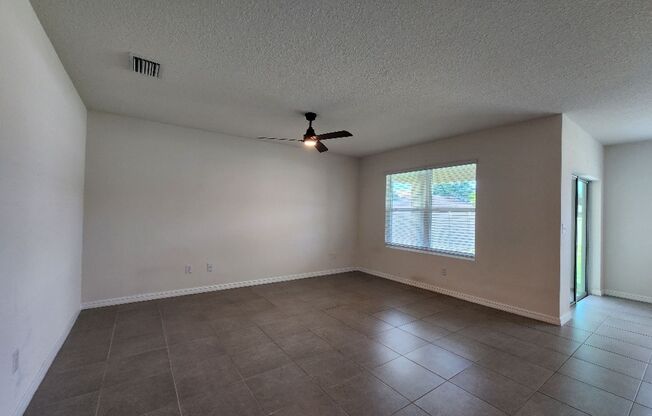 Gorgeous 2020 Construction, LIKE NEW!!! 3-Bedroom, 2-Bathroom