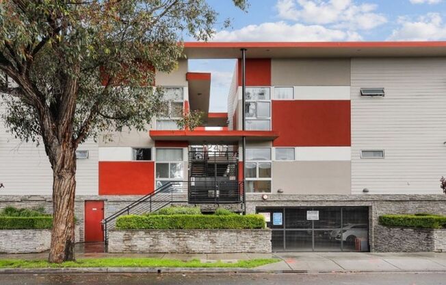 1241 West 37th Place