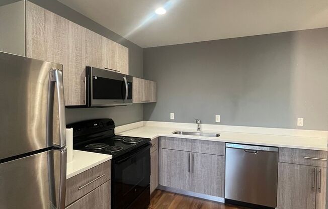 1 bed, 1 bath, 600 sqft, $1,300, Unit 502