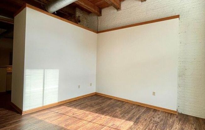 2 beds, 2 baths, 1,025 sqft, $1,975, Unit 402