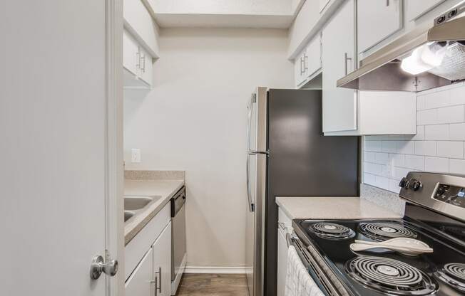 Kitchen in Unit 2A at Lakeridge Apartment Homes in Irving, Texas, TX