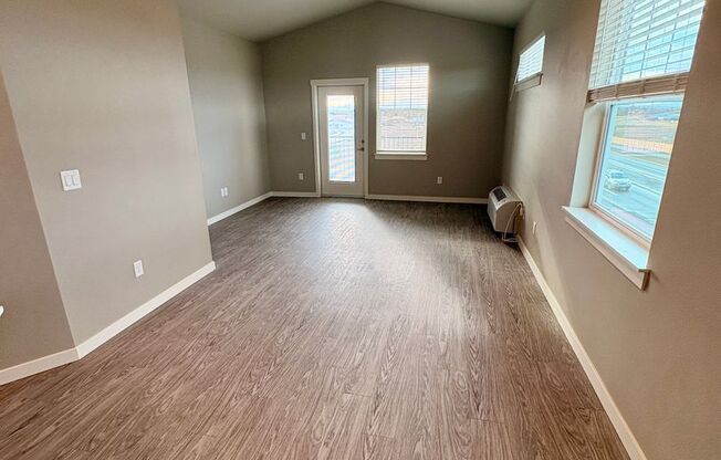 3 beds, 2 baths, 1,190 sqft, $2,395, Unit 208