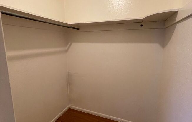 1 bed, 1 bath, 600 sqft, $725, Unit 63