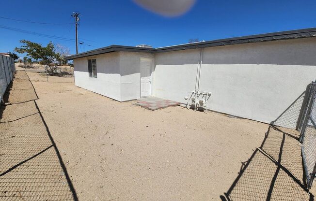 2 beds, 1 bath, 1,000 sqft, $1,200, Unit 6062 Ocotillo Ave