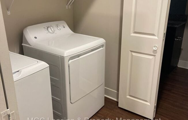 1 bed, 1 bath, 650 sqft, $1,077, Unit 5730-2D NE 80th Ter