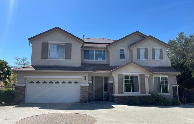 Spectacular 2 story home  w/pool/spa/bulit in BBQ, fire pit and Bocci ball court