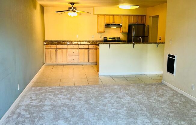 1 bed/1 bath in great location! Short walk to lake Merritt and Whole Foods! POOL!! Brand new carpet!!!!!