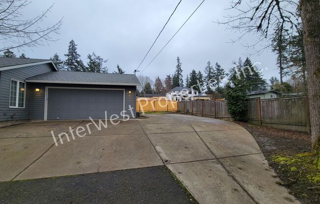 Tigard 3 Bd 2ba Ranch Style Home on Flag Lot With RV Parking, Fireplace, A/C and More!