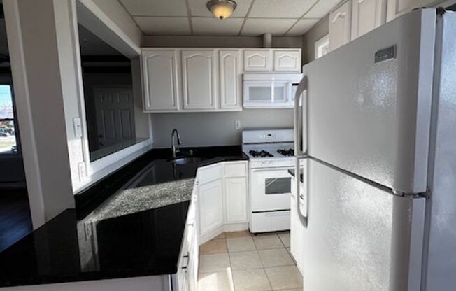 1 bed, 1 bath, $1,300, Unit 2S