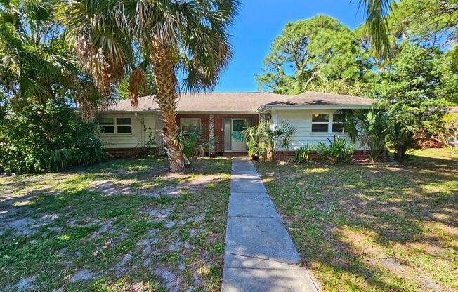 2 Bedroom, 2 Bath HOUSE in New Port Richey, FL! For RENT!
