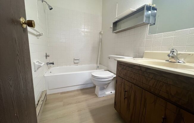 1 bed, 1 bath, $690, Unit 306