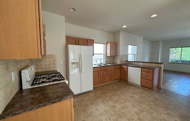 3 BEDROOM 2.5 BATH HOME WITH GARAGE