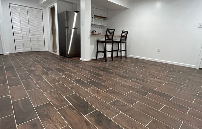 Super Cute BSMT Studio Apartment = All Utilities included