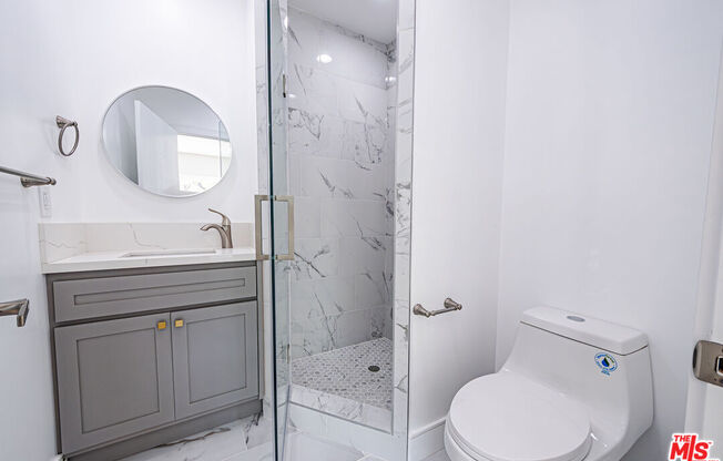 2057 1/2 S GARTH AVE