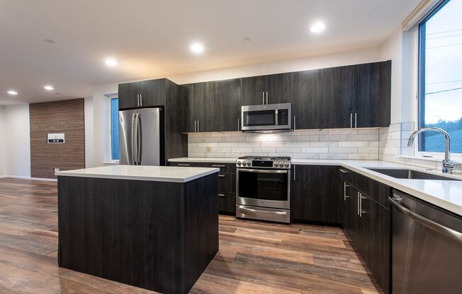 Modern New Construction Townhome | EV Parking, Rooftop Views & Prime West Seattle Location