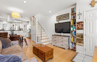 219 PARKER ST NE