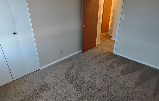 3 beds, 1.5 baths, 1,050 sqft, $1,249, Unit 3108