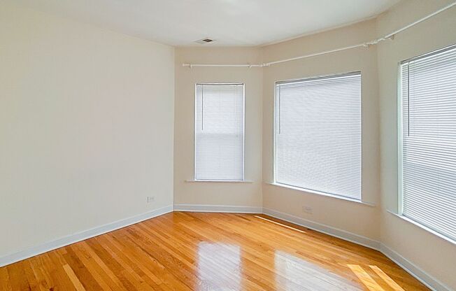 2 beds, 1 bath, 725 sqft, $2,895, Unit 857-3N