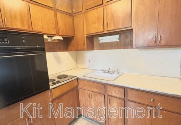 3320 DOUGLAS RD