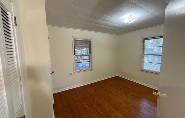 2 beds, 1.5 baths, $1,200