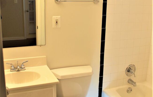 1 bed, 1 bath, 500 sqft, $2,100, Unit 110