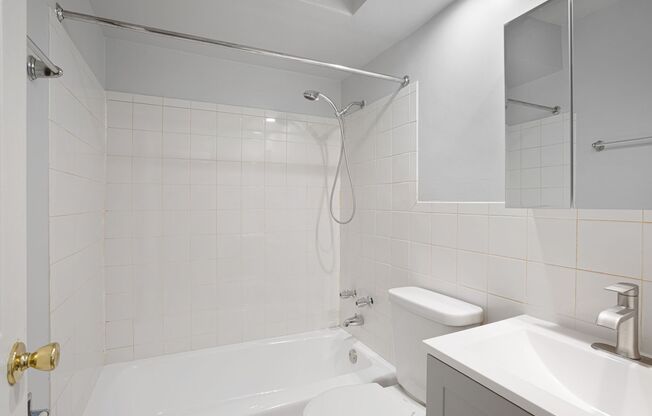 Studio, 1 bath, 275 sqft, $1,400, Unit 347