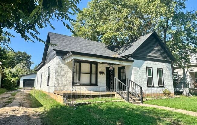1313 CLINTON AVE