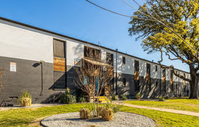 1 bed, 1 bath, 600 sqft, $899, Unit 1729-116