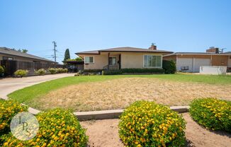 Fresno South East Home, 3BR/1BA, Built 1953 - Lots of Amenities!
