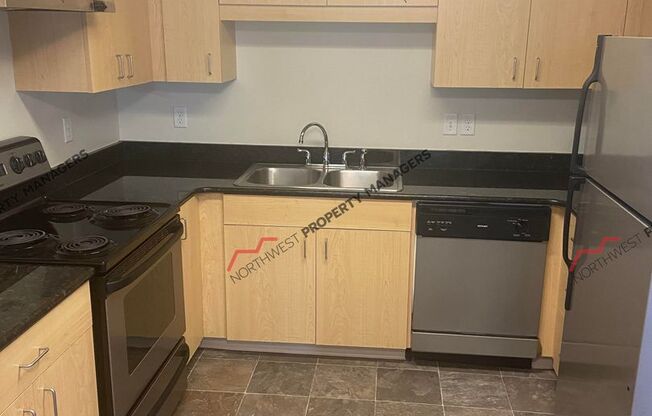 2 beds, 1 bath, 901 sqft, $1,450, Unit H-228