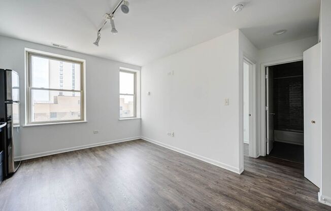 1 bed, 1 bath, $1,795, Unit 707