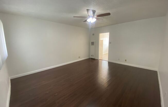 Studio, 1 bath, 370 sqft, $1,300