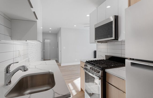 1 bed, 1 bath, 393 sqft, $1,800, Unit 1631-2G