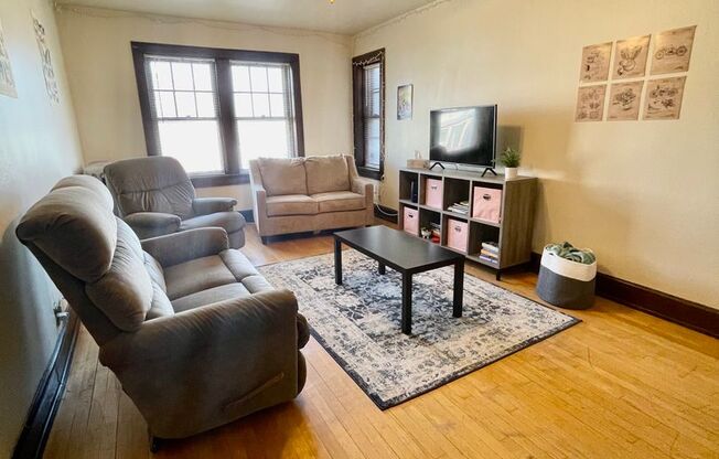 1805 E Park Pl.