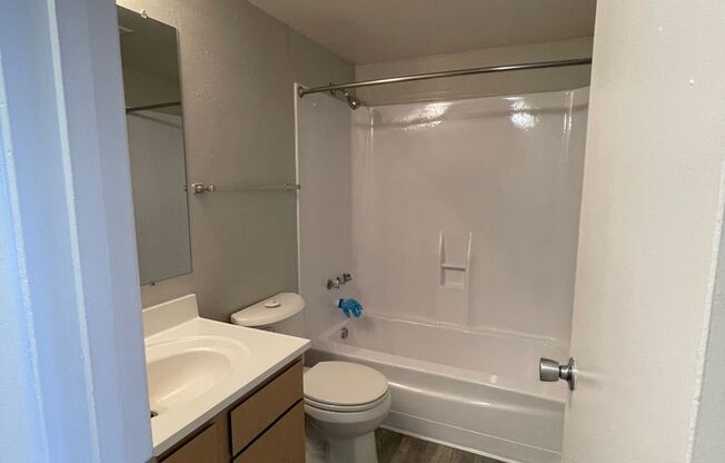 1 bed, 1 bath, 575 sqft, $944, Unit 303