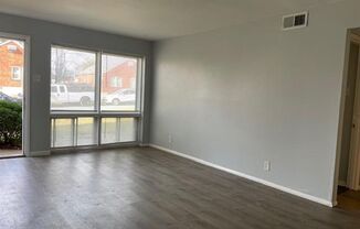 2 beds, 1 bath, 900 sqft, $925, Unit 3648 Edmundson Road Unit #1