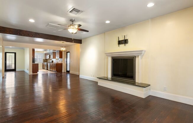 Historic District Charmer!