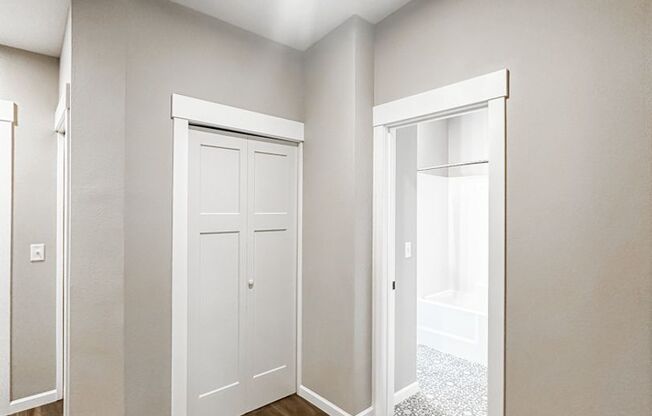 1 bed, 1 bath, 690 sqft, $1,300, Unit Cap5