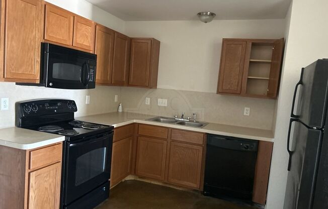 3 beds, 2 baths, 1,178 sqft, $850, Unit 1303 Cavalry Unit D