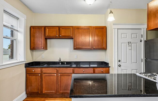1 bed, 1 bath, $2,400, Unit 5S-7