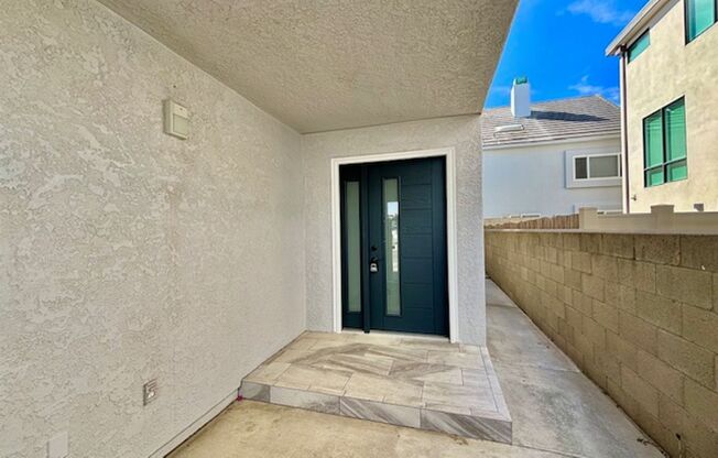 Oxnard | Hollywood Beach | Remodeled 3 Bed + 2.5 Bath | 4053 Sunset