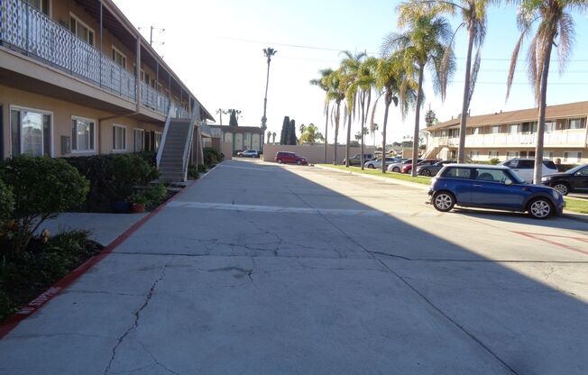 2 beds, 1 bath, $2,095, Unit 575 D