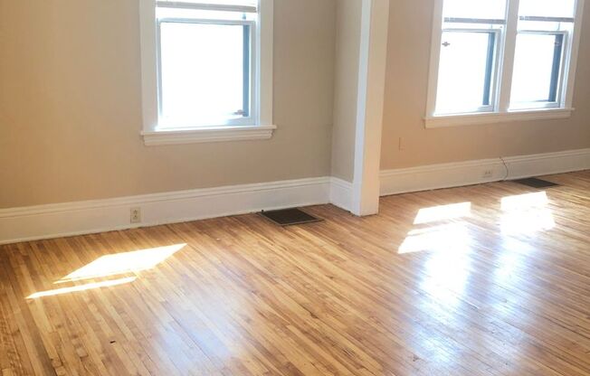 North Minneapolis Single Family Home, Hardwood Floors, W/D, Available Aug 1st
