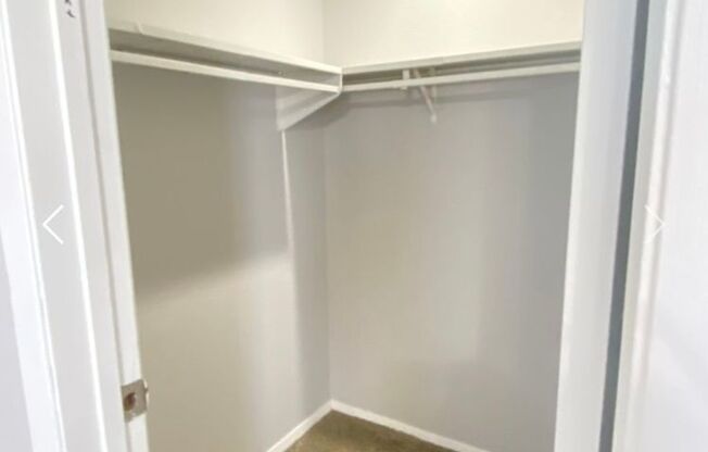 1 bed, 1 bath, 605 sqft, $1,095, Unit 52