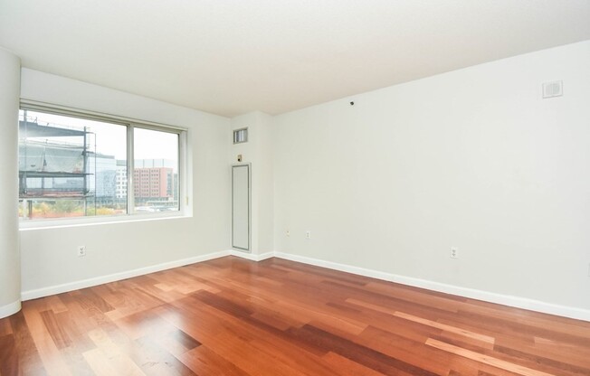 2 beds, 2 baths, 1,049 sqft, $4,300, Unit 824
