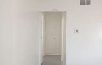 2 beds, 1 bath, $1,995, Unit H