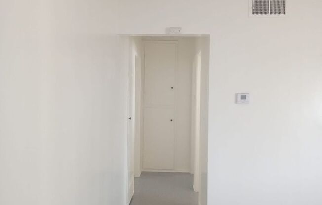 2 beds, 1 bath, $1,995, Unit H