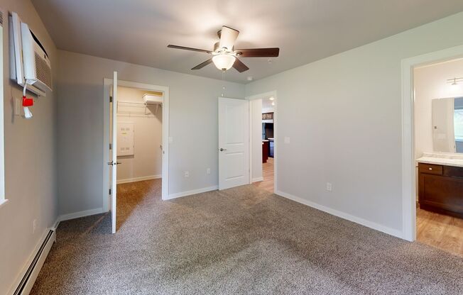 2 beds, 2 baths, 912 sqft, $1,490, Unit 2055-01