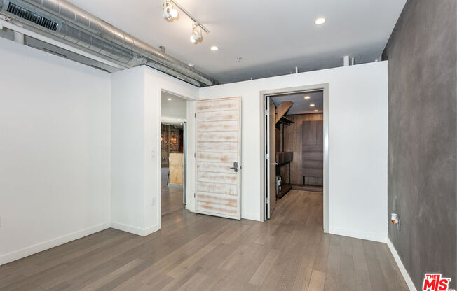 2 beds, 2 baths, 2,020 sqft, $6,500, Unit 202